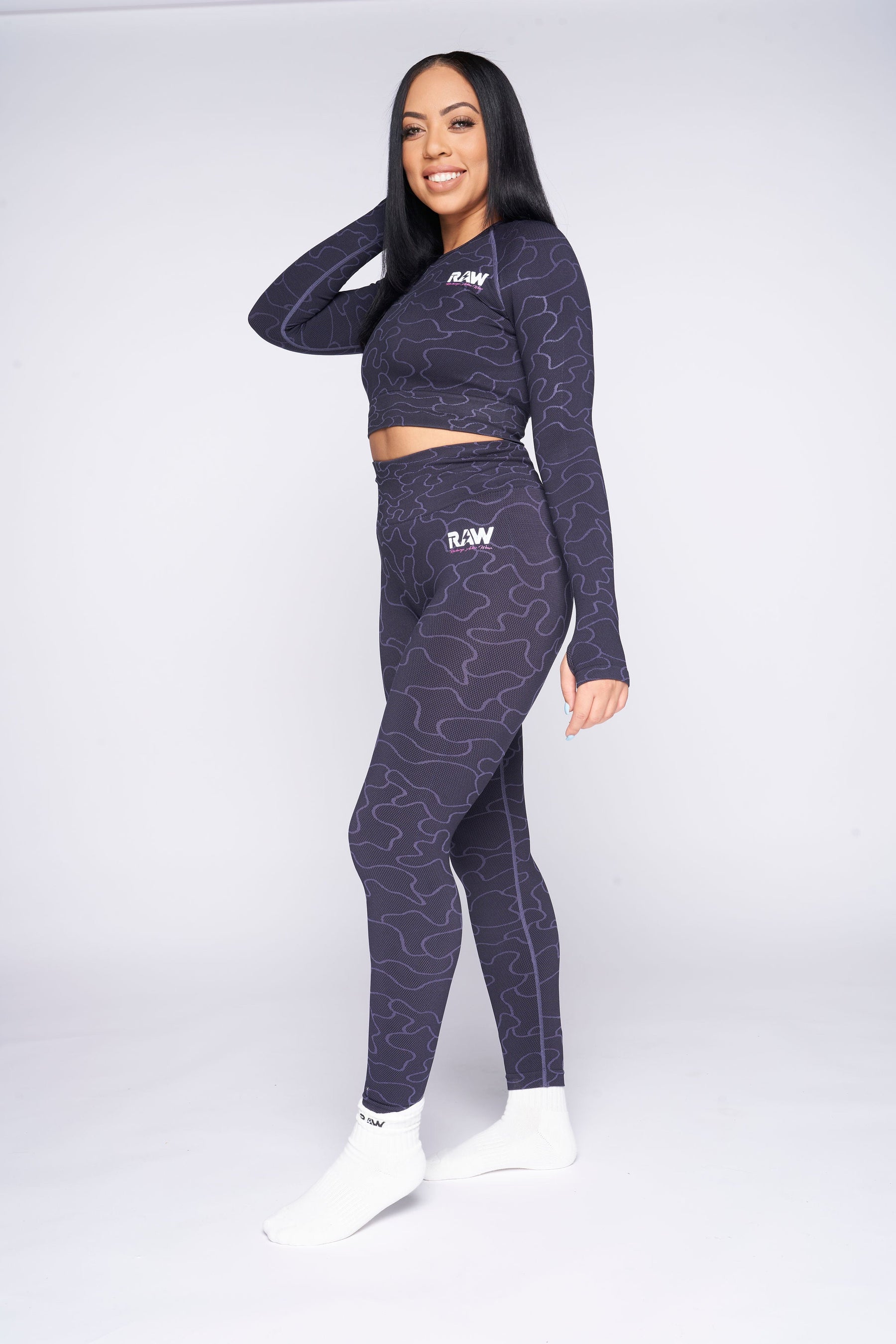 Dedication Long-Sleeved Crop Top Set